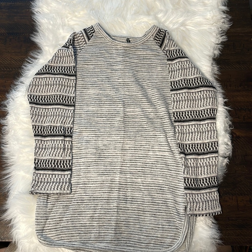 Women’s 3/4 sleeve sweater